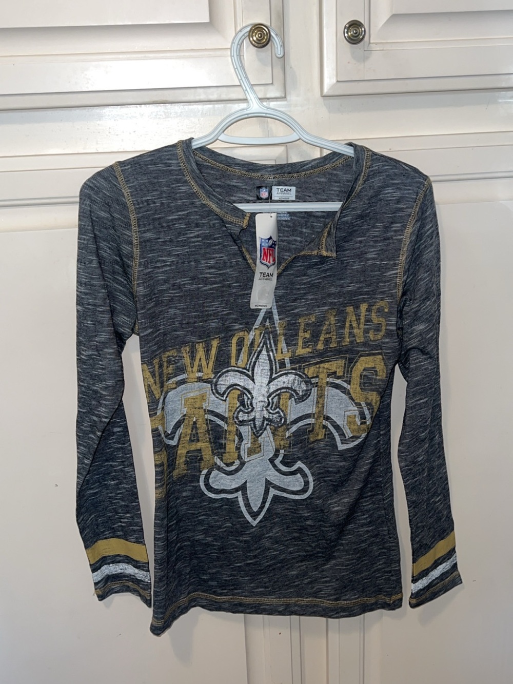 NFL New Orleans Saints Football Long-Sleeve Tee in Charcoal and Gold NWT Medium - Picture 3 of 4